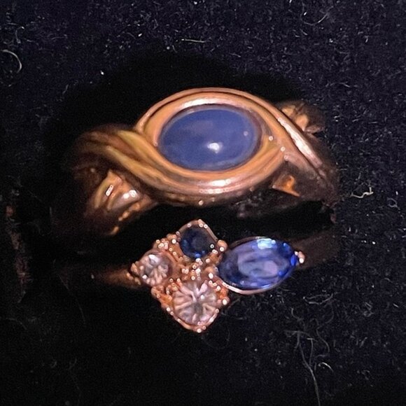 None Jewelry - Elegant Blue and Gold Ring Set